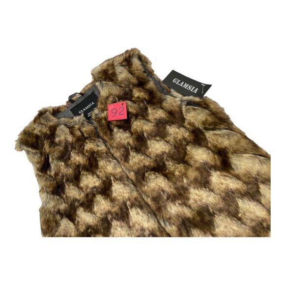 NWT BUCKLE GLAMSIA Small Faux Fur Vest - Picture 4 of 8